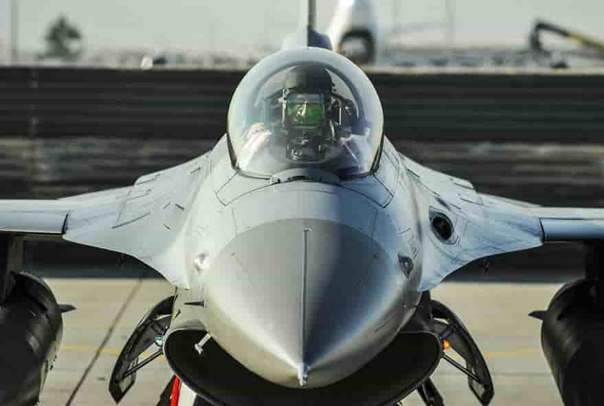 Un F-16 américain s'est crashé près de Washington.