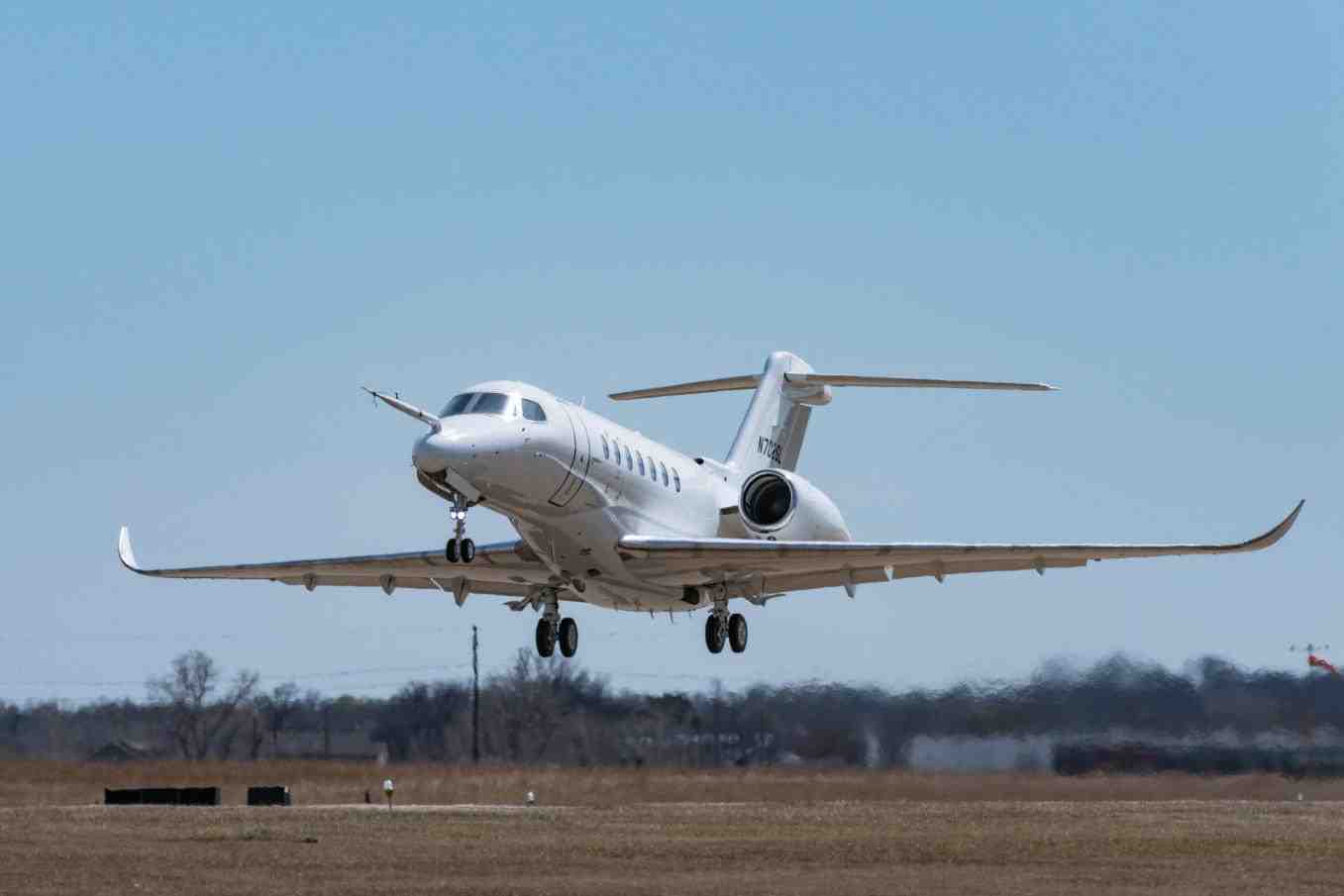 Le troisième prototype du Cessna Citation Longitude lors de son premier vol, le 20 mars 2017.