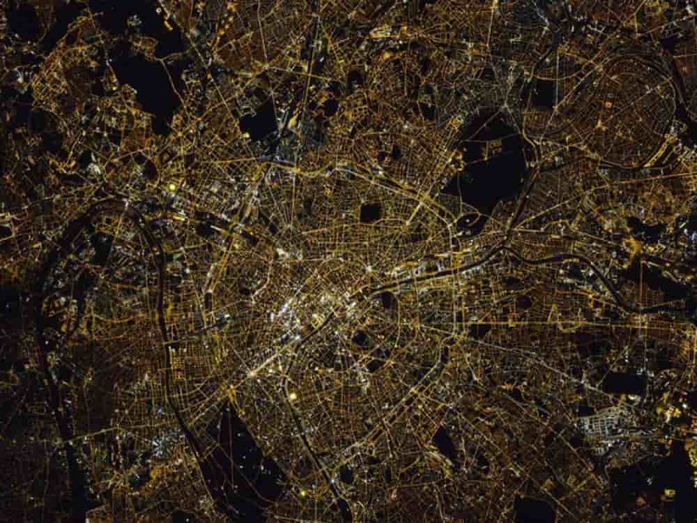 Paris la nuit, photographiée depuis l'ISS, le mois dernier.