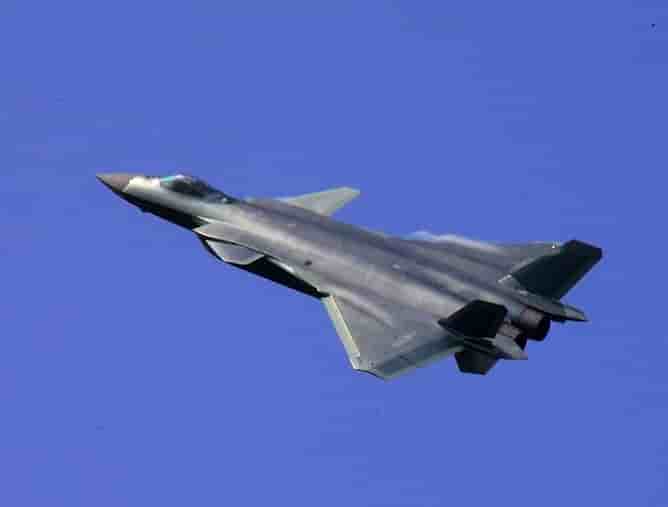 Le Chengdu J-20 pourrait bénéficier sous peu d'une motorisation chinoise.
