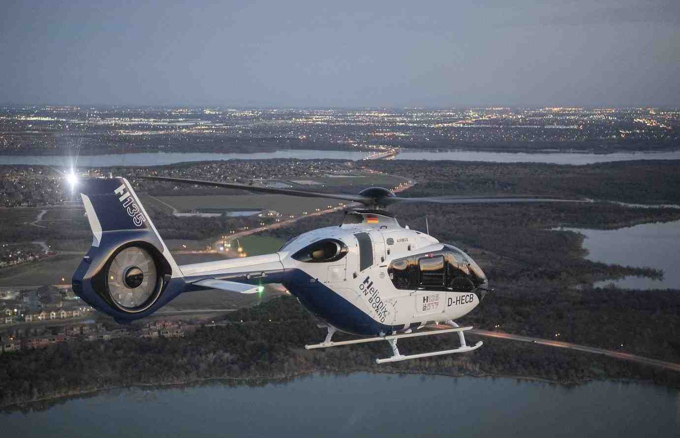 Le H135 "suite avionique Helionix" d'Airbus Helicopters, qui va débuter une tournée de démonstrations aux Etats-Unis et au Mexique sous peu.