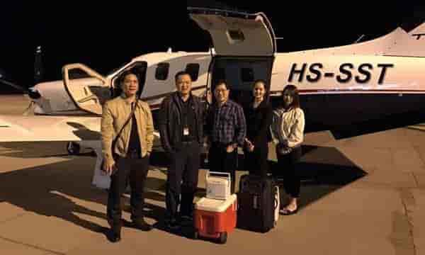Le premier TBM 930 basé en Asie et son propriétaire avec sa famille.