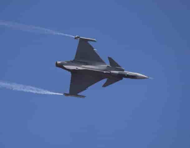 Démonstration en vol du Gripen C à l'occasion du salon Aero India 2017