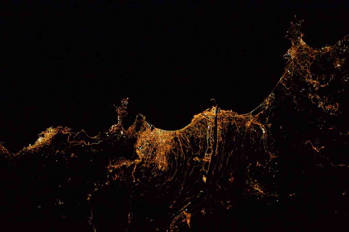 Nice de nuit, vue depuis l’ISS.