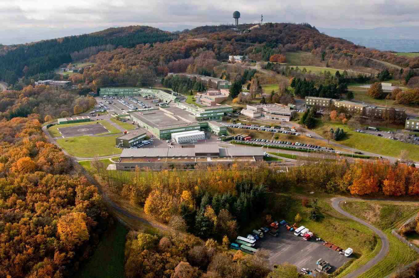 La défense aérienne du territoire est dirigée depuis la base de Lyon Mont Verdun