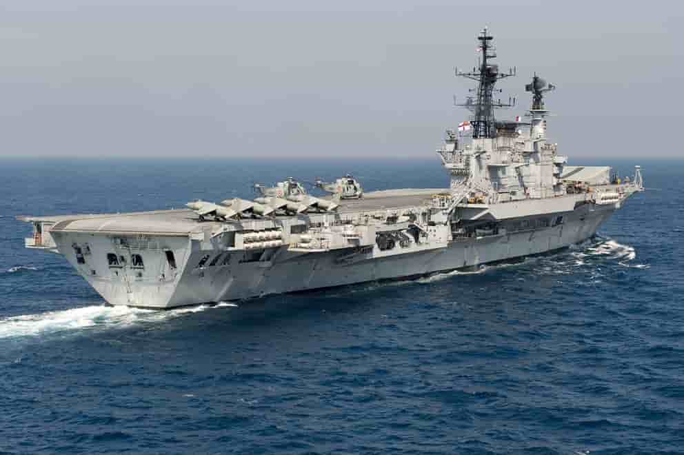 L'INS Viraat a été retiré du service en 2015.