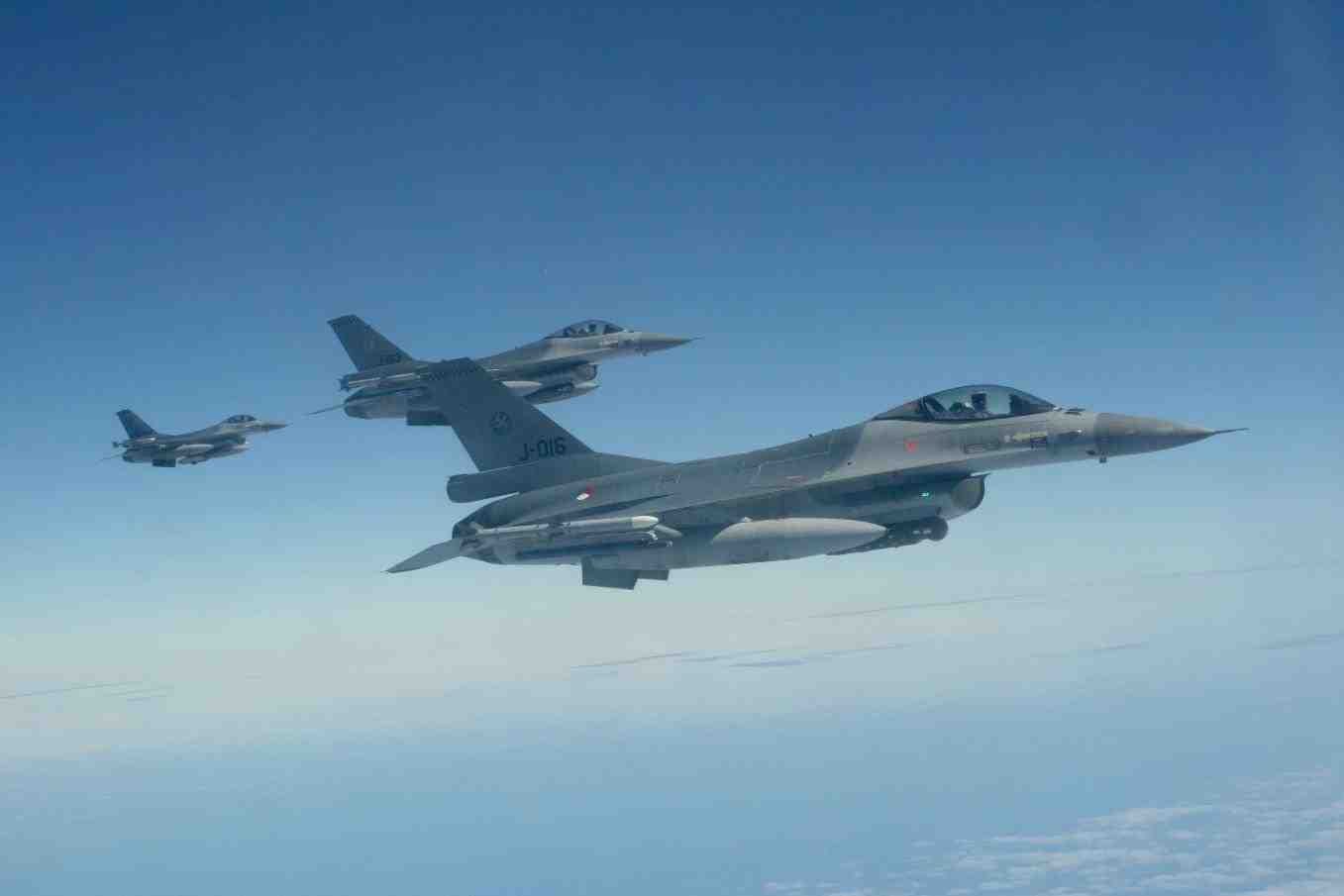 F-16 néerlandais et belges seront successivement en charge de la police du ciel au dessus du Benelux