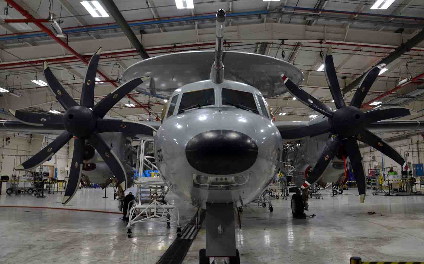 L'Advanced Hawkeye a été équipé d'une perche de ravitaillement