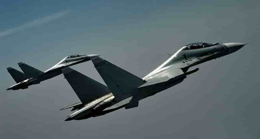 Deux Su-30 chinois en vol