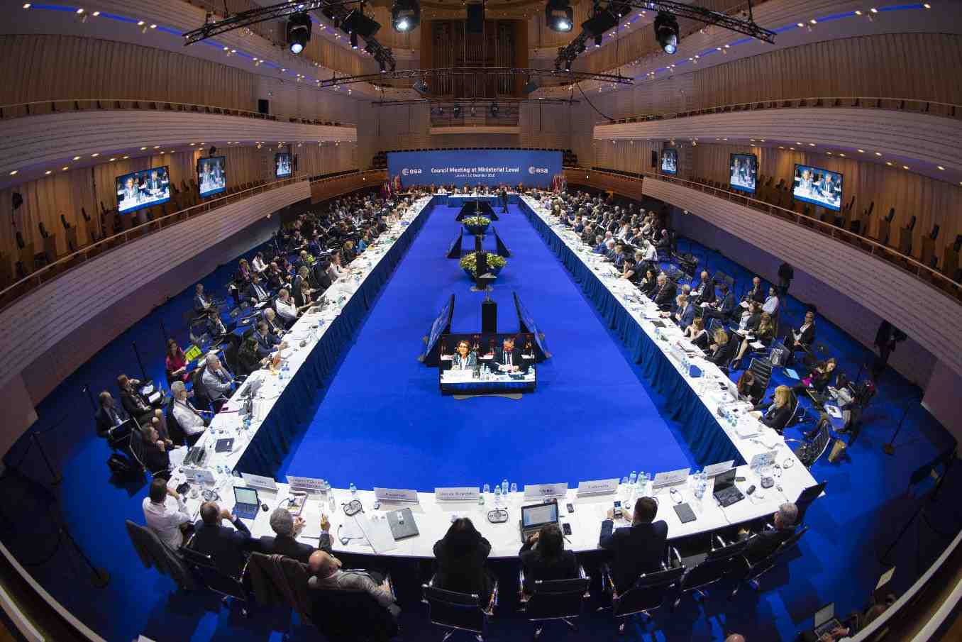 Séance plénière du Conseil ministériel de l'ESA le 1er décembre à Lucerne.