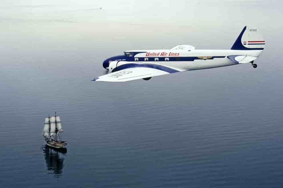 Le DC-3 éclipsa le model 247, lequel connut toutefois un succès d'estime avec 65 exemplaires produits.