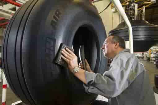 Michelin a annoncé la création d'une nouvelle organisation en Chine, MSAT (Michelin [Shanghai] Aircraft Tire Trading Co. Ltd.), afin d’améliorer la qualité de ses services et l’accessibilité de ses produits destinés aux clients de l'aviation.
