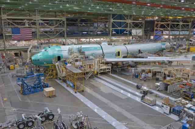 Avec seulement une grosse vingtaine de 20 Boeing 747-8 restants à livrer, Boeing n'exclut plus officiellement l'arrêt de la production.