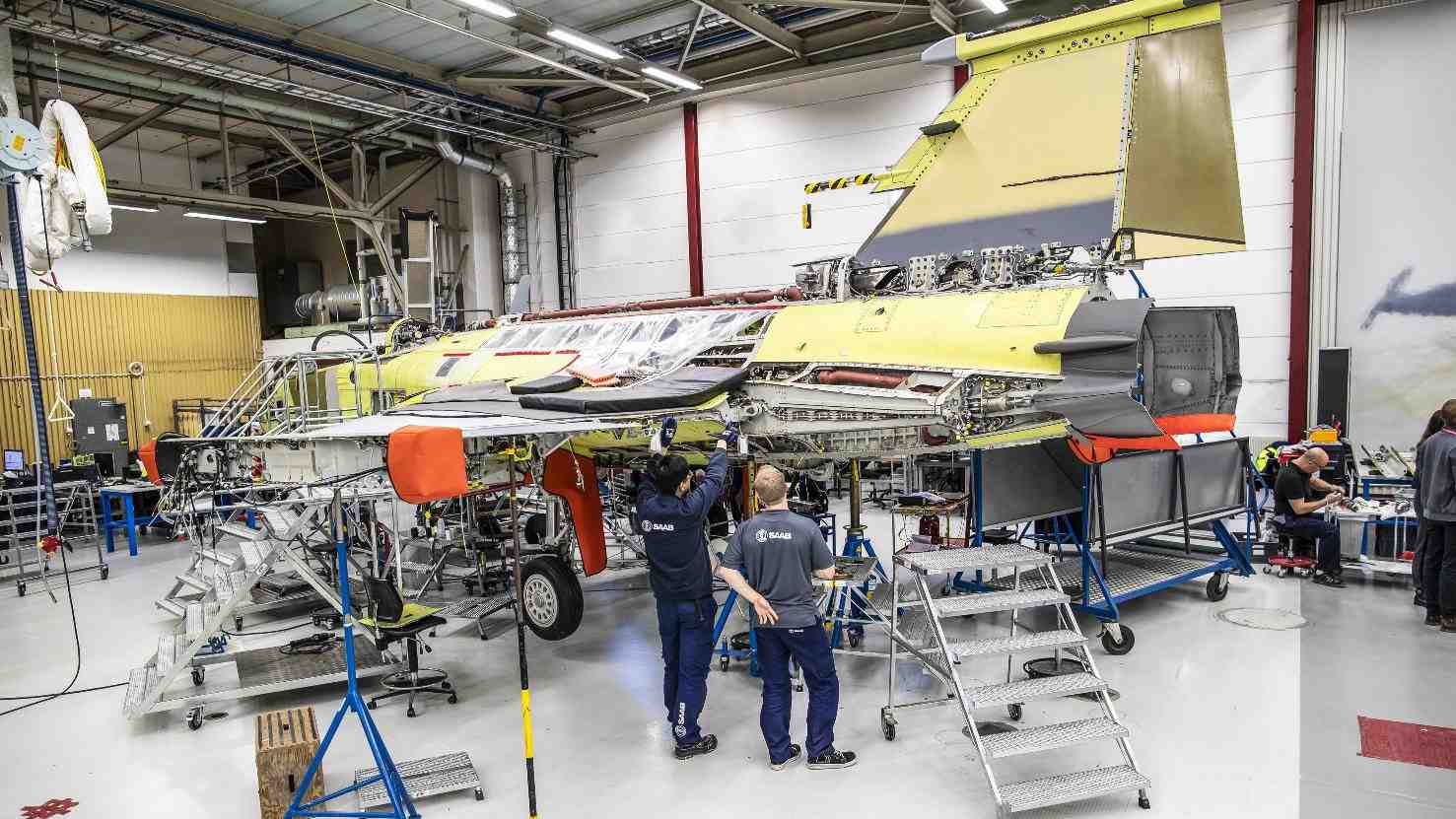 Le premier Gripen Brésilien est en cours d'assemblage en Suède.
