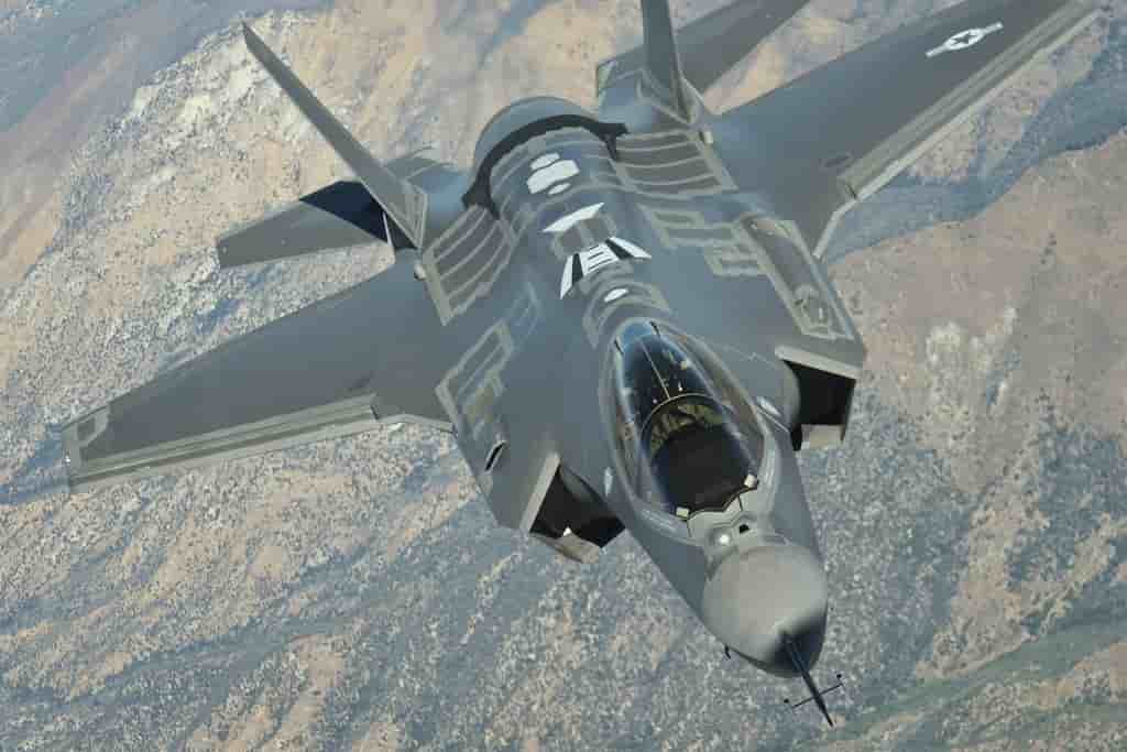 Le F-35 a finalement été retenu par le Danemark face aux F/A-18 et Eurofighter Typhoon, après réévaluation, pour le remplacement de sa flotte de F-16.