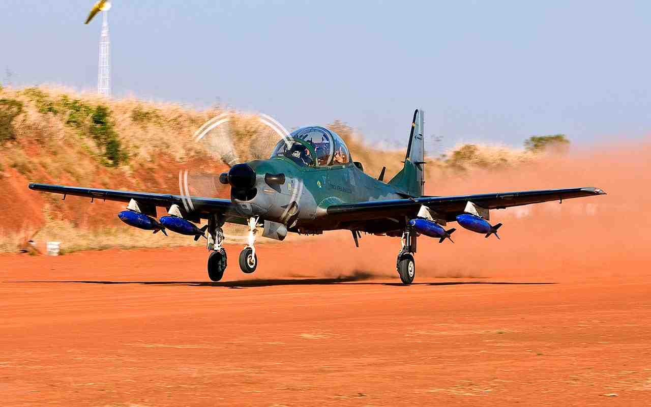 Embraer et Sierra Nevada produiront 12 A-29 Super Tucano pour le Nigeria.