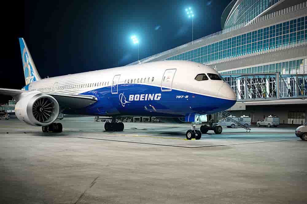 Liebherr-Aerospace a été sélectionné par Boeing pour fournir le boîtier électronique déporté contrôlant la direction du train avant du 787 Dreamliner.