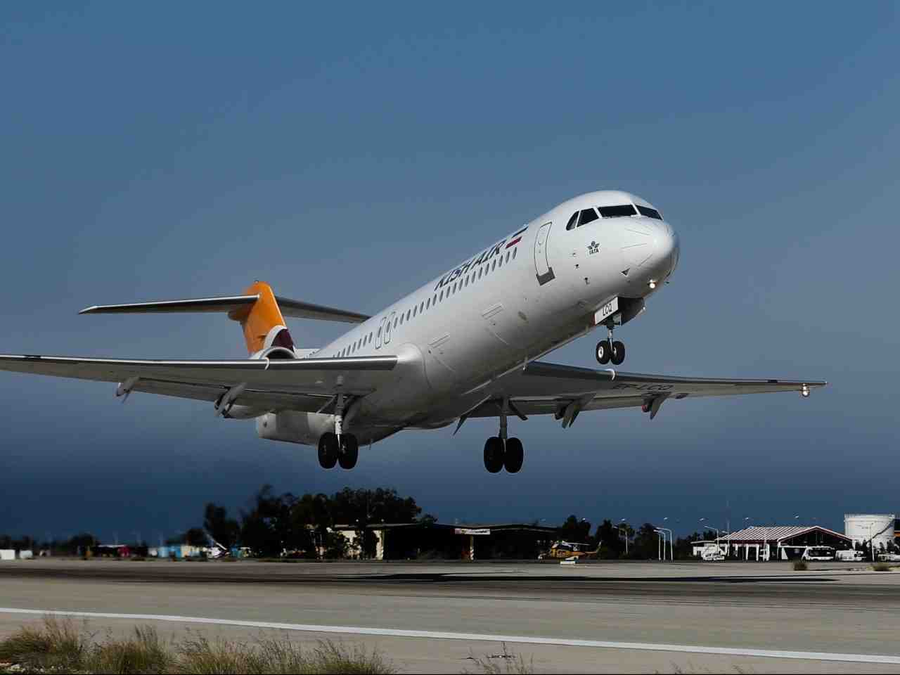 La compagnie aérienne iranienne Kish Air exploite actuellement une poignée de Fokker 100 et MD-83.