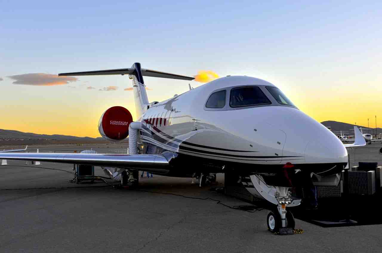 Le Citation Longitude de Cessna fait ses débuts à la NBAA 2015, équipé de moteurs HTF7700L d'Honeywell et non de Silvercrest de Snecma.
