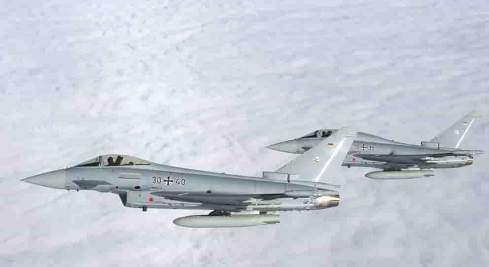Les réservoirs externes et largables sont pour le moment soumis à utilisation restreinte sur les Eurofighter allemands.