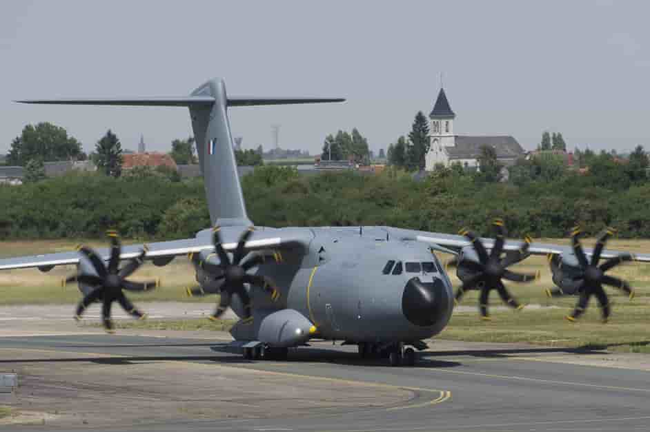 L'A400M MSN07 subit des travaux de correction mécanique à Séville.