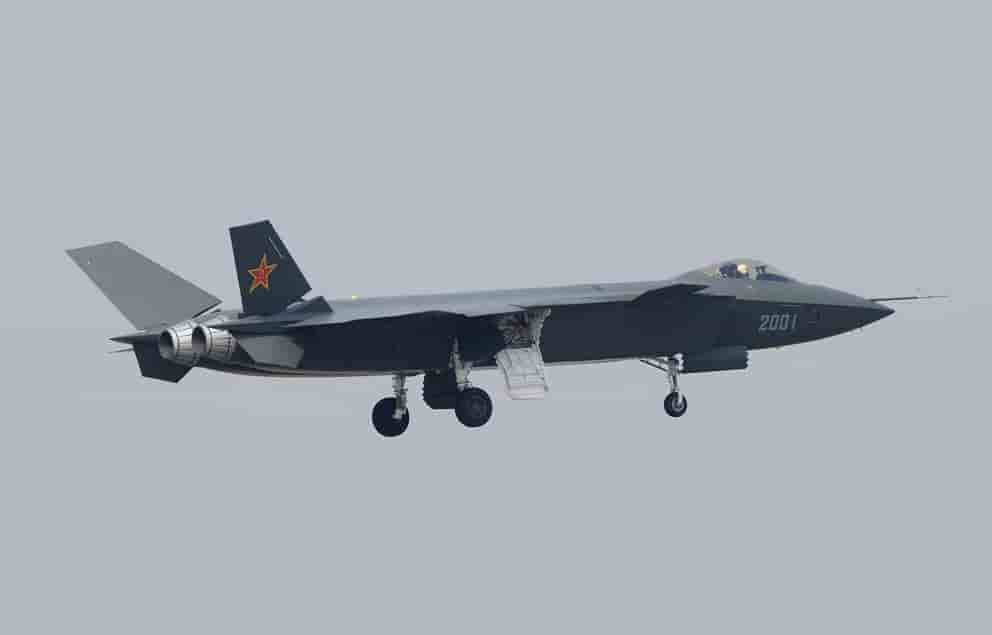 Le J-20 chinois a participé pour la première fois à un entraînement.