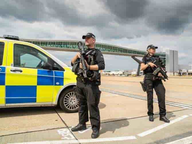 La police est intervenue afin d'apporter son aide aux autorités aéroportuaires.