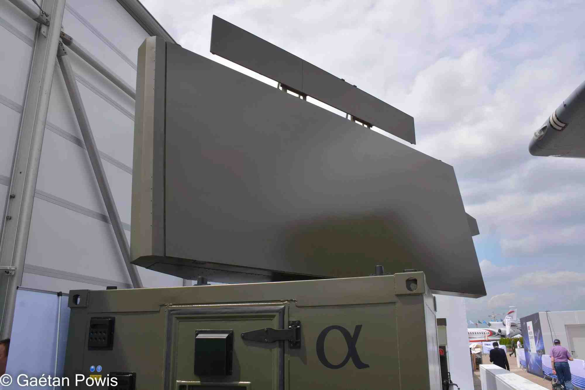 Radar longue portée Ground Master 400 Alpha présenté au SIAE 2023.