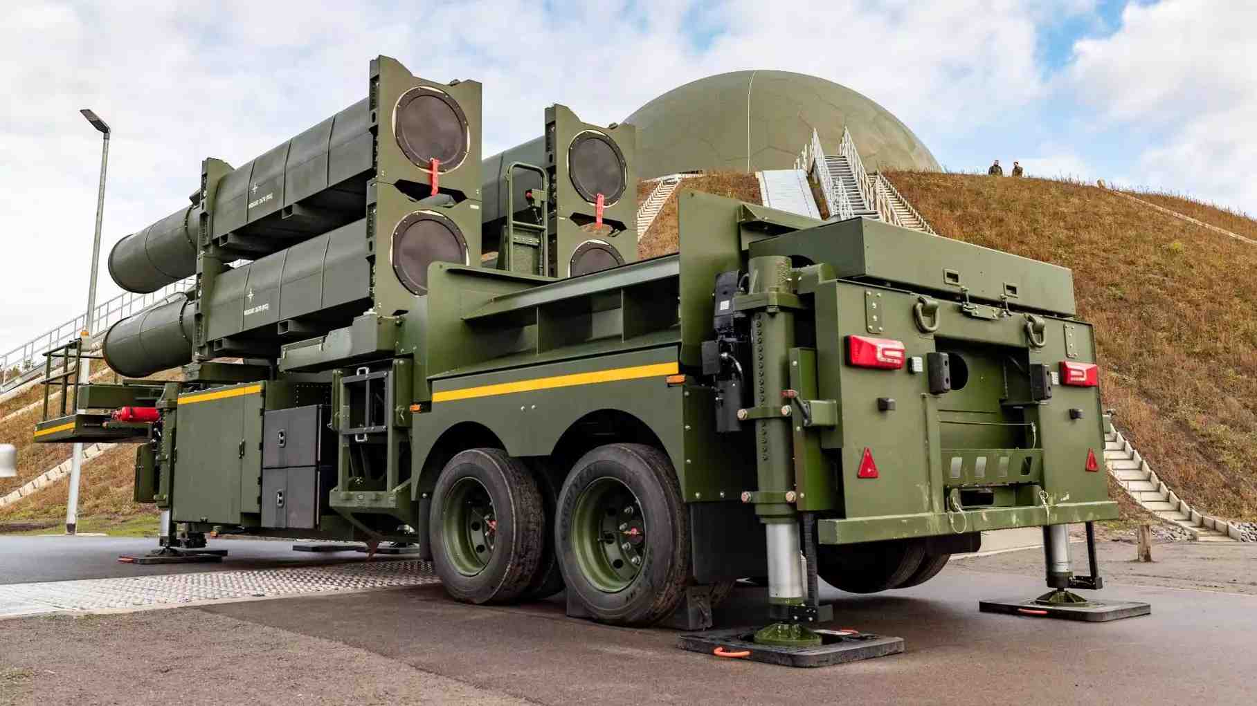 Lance-missiles Arrow 3 de la Luftwaffe et radar Super Green Pine de la Luftwaffe à Holzdorf (Allemagne).
