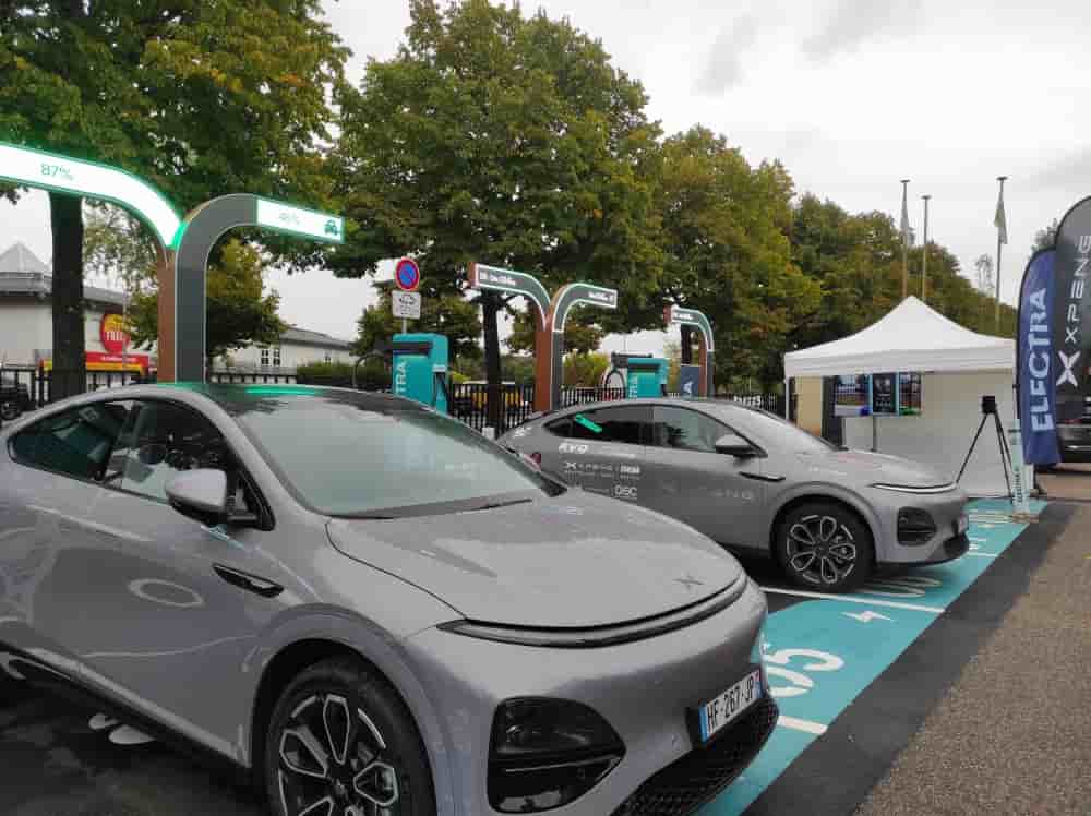 Le constructeur chinois de véhicules électriques, Xpeng, propose depuis l'an dernier, ses véhicules haut de gamme en France. Un marché dynamique selon la société qui espère doubler ses ventes en 2026.