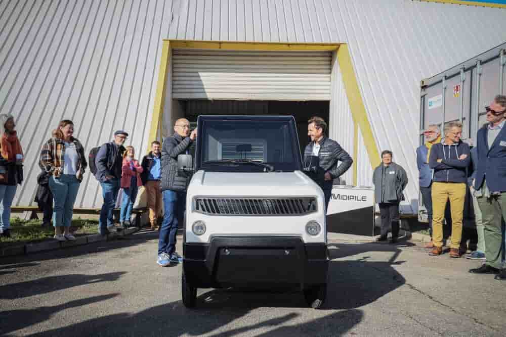 En Charente, la start-up Midipile Mobility dévoile son mini-véhicule dédié à la logistique.