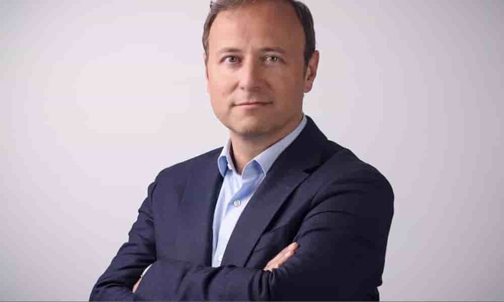Pierre Barnabé, actuel directeur général de Soitec, quittera ses fonctions en mars 2026.