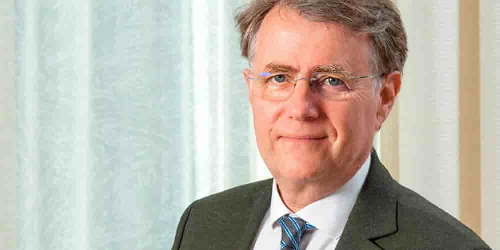 Pour la première fois depuis 2014, Serge Grouard trouvera face à lui une candidate du Rassemblement national qui l’affaiblira inévitablement sur son électorat le plus droitier.