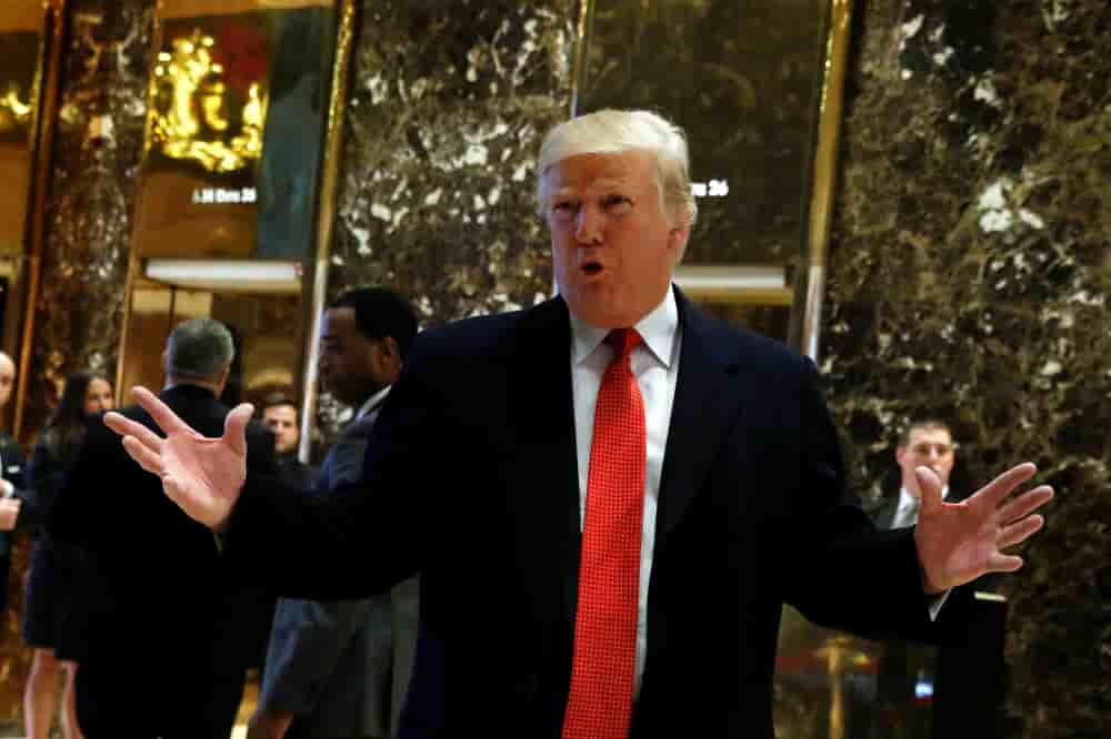 Le président élu des États-Unis, Donald Trump, s’adresse aux membres des médias dans le hall principal de la Trump Tower à Manhattan, New York, États-Unis, le 6 décembre 2016.