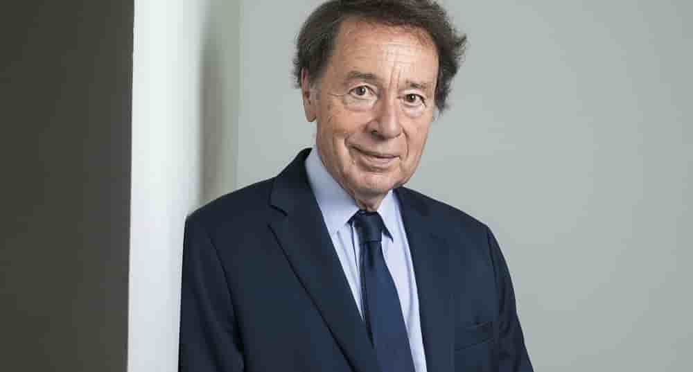 Jean-Noel Jeanneney revient, dans cet hommage, sur le parcours de Robert Badinter.