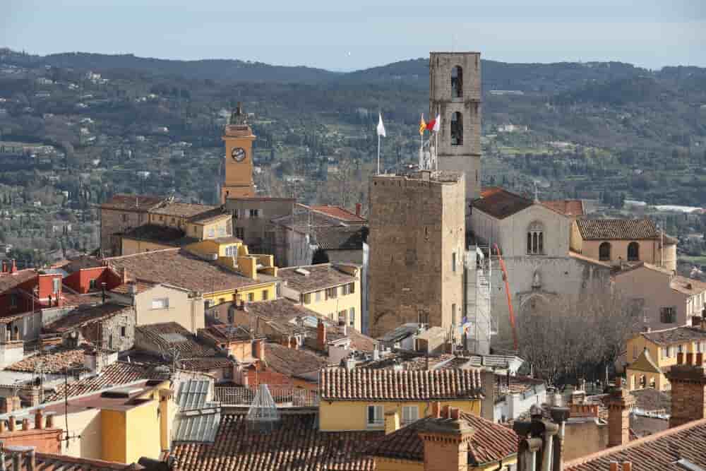 ©PHOTOPQR/NICE MATIN/Patrice Lapoirie ; Grasse ; 16/01/2025 ; photos illustration.GRASSE .TOIT .TUILE .CHEMINÉE (MaxPPP TagID: maxnewsspecialtwo087844.jpg) [Photo via MaxPPP] - GRASSE - GRASSE