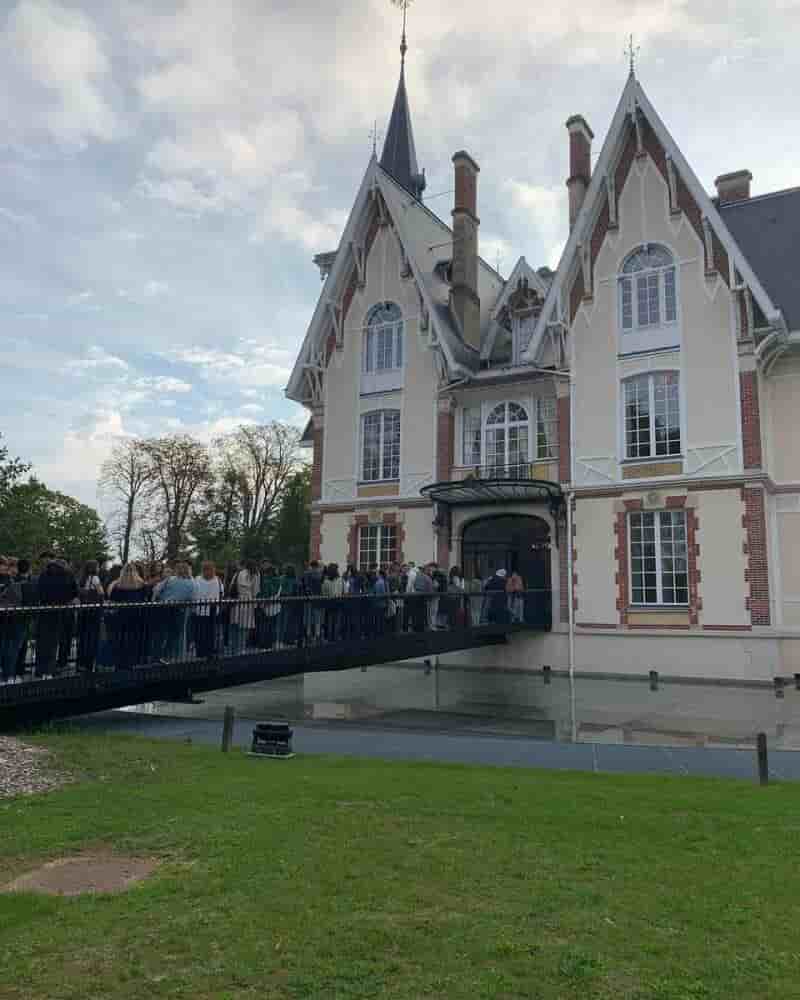 CY Cergy Paris Université déploie son école de design sur le iXcampus, modèle hybride public-privé. Avec 634 étudiants accueillis lors de la rentrée 2025 et des investissements de plusieurs millions d'euros, le projet redéfinit l'enseignement supérieur...