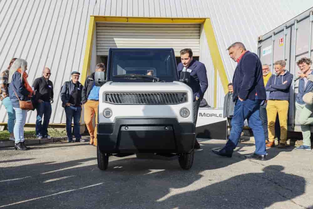 La startup Midipile présente son micro-utilitaire électrique fabriqué en Charente.