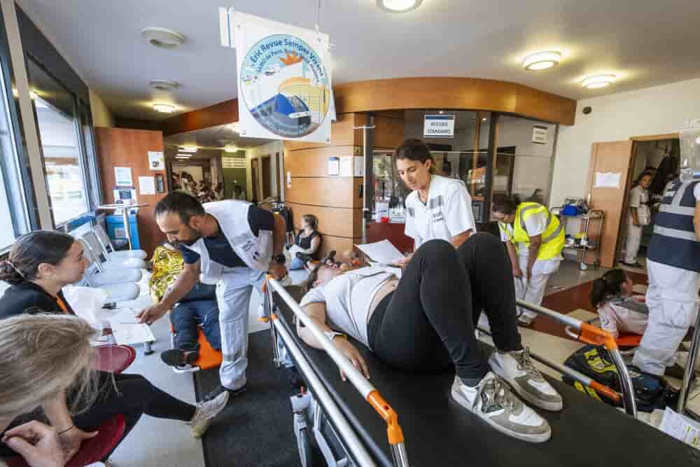 ©PHOTOPQR/LE DAUPHINE/Louise Raymond ; Bourg-Saint-Maurice ; 19/06/2025 ; Bourg-Saint-Maurice (Savoie), le 19 juin 2025. Exercice à l'hôpital de Bourg-Saint-Maurice. En vue des Jeux Olympiques 2030, le SAMU de Paris a organisé un exercice de situation...