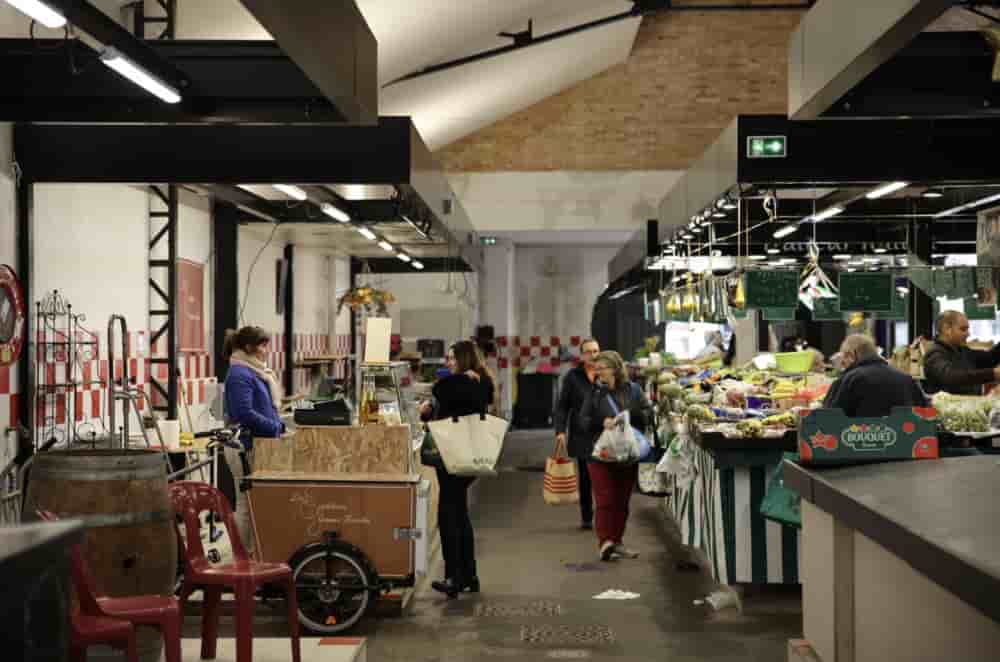 Saint-Maurice : le marché Émile Bertrand se modernise pour préserver le commerce de proximité