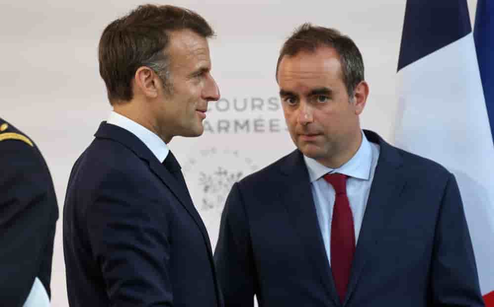 Le président Emmanuel Macron parle de décalage de la réforme des retraites quand le Premier ministre Sébastien Lecornu utilise celui de suspension (photo d'archive).