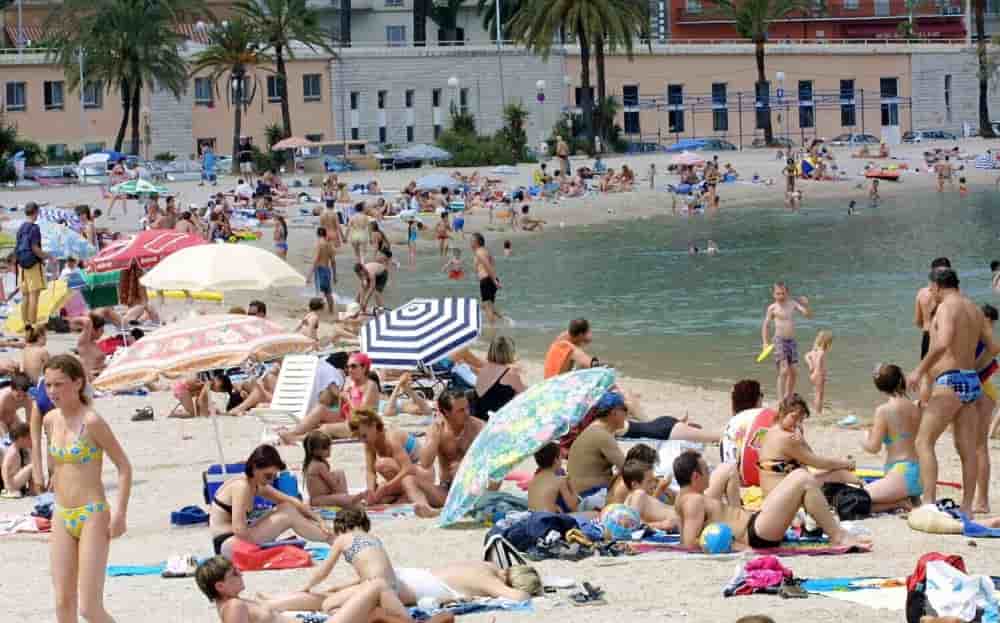 MaxPPP TagID: maxmatinnews003521.jpg/Photo via MaxPPP - SOUS LE SOLEIL..DE MENTON