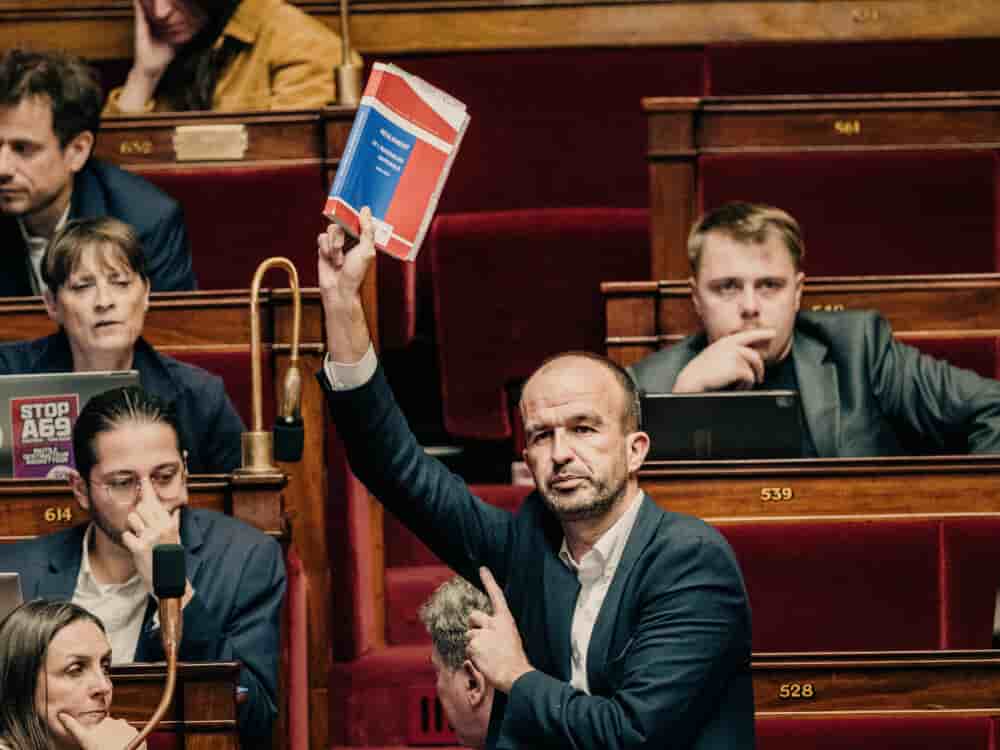 LFI et extrême droite unis contre le gouvernement.