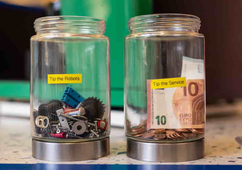Des bocaux à pourboires, au restaurant Bots & Pots à Zagreb.