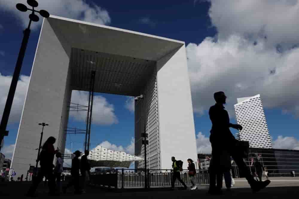Selon l'Apec, 51 % des grandes entreprises prévoient de recruter un cadre dans les trois prochains mois, soit +3 points par rapport à fin 2024.