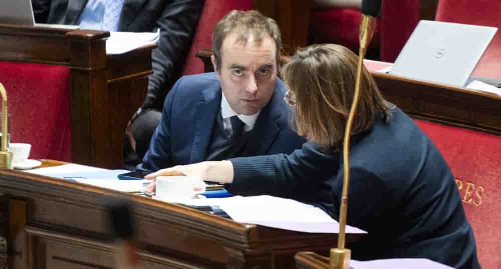 Sebastien Lecornu et Amélie de Montchalin, ministre des Comptes publics, œuvrent ensemble pour trouver une solution à la problématique du budget 2026.