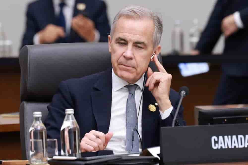 Mark Carney, déjà critiqué pour sa gestion des relations avec l'administration Trump, a vu sa cote de popularité reculer.