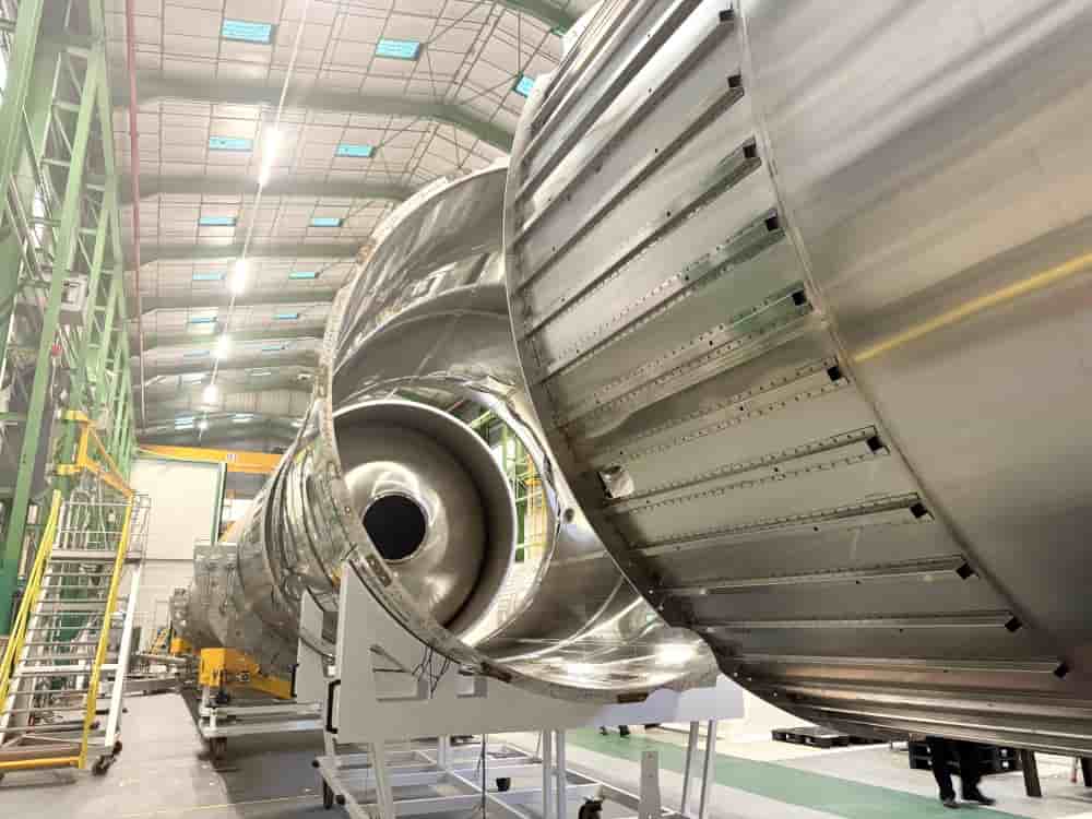Maïa Space assemble le premier prototype de son lanceur réutilisable à l'échelle, à Vernon, en Normandie.