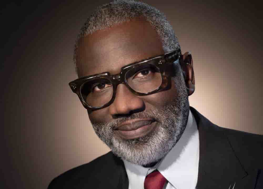 Abdou Samb est CEO de FRS Consulting, Ambassadeur du Parlement panafricain et Conseiller spécial du C20 Lauréat du " Africain de l'année 2025 " Mission Africa