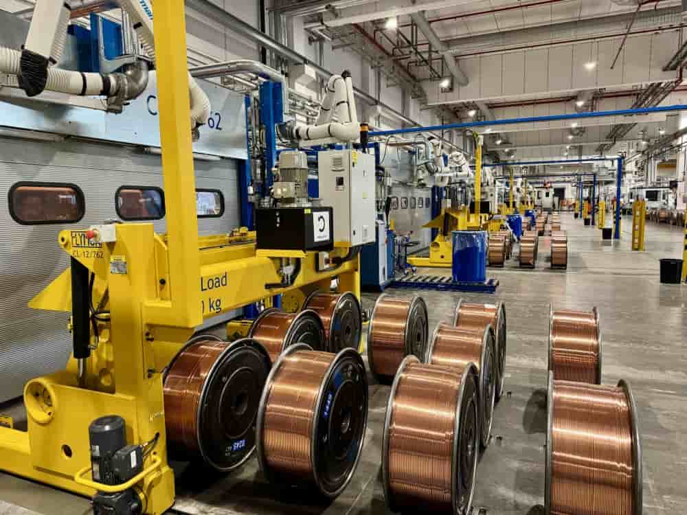 Le leader mondial des câbles industriels, l'Italien Prysmian, s'est allié avec le constructeur naval Fincantieri pour racheter Xtera, un concepteur de câbles sous-marin.s